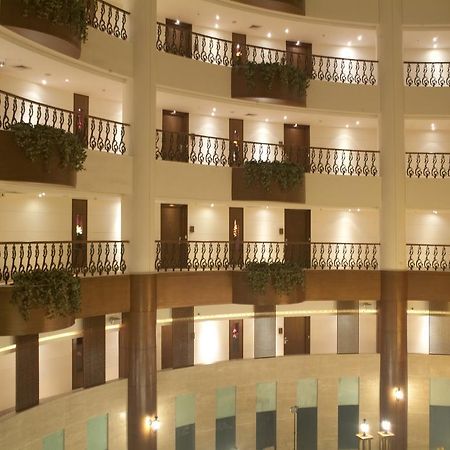 Savoy Suites Grander Noida Exterior foto