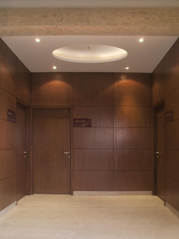 Savoy Suites Grander Noida Exterior foto