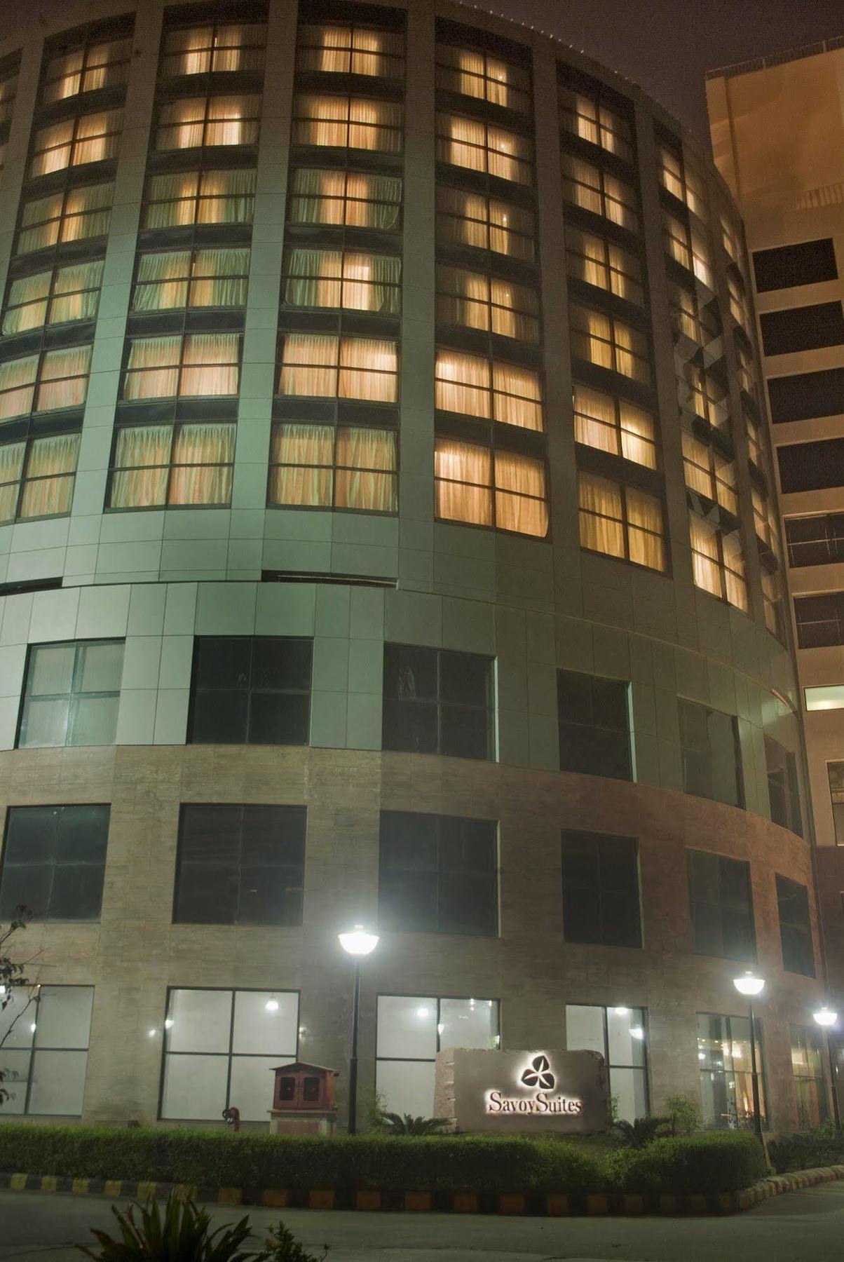 Savoy Suites Grander Noida Exterior foto