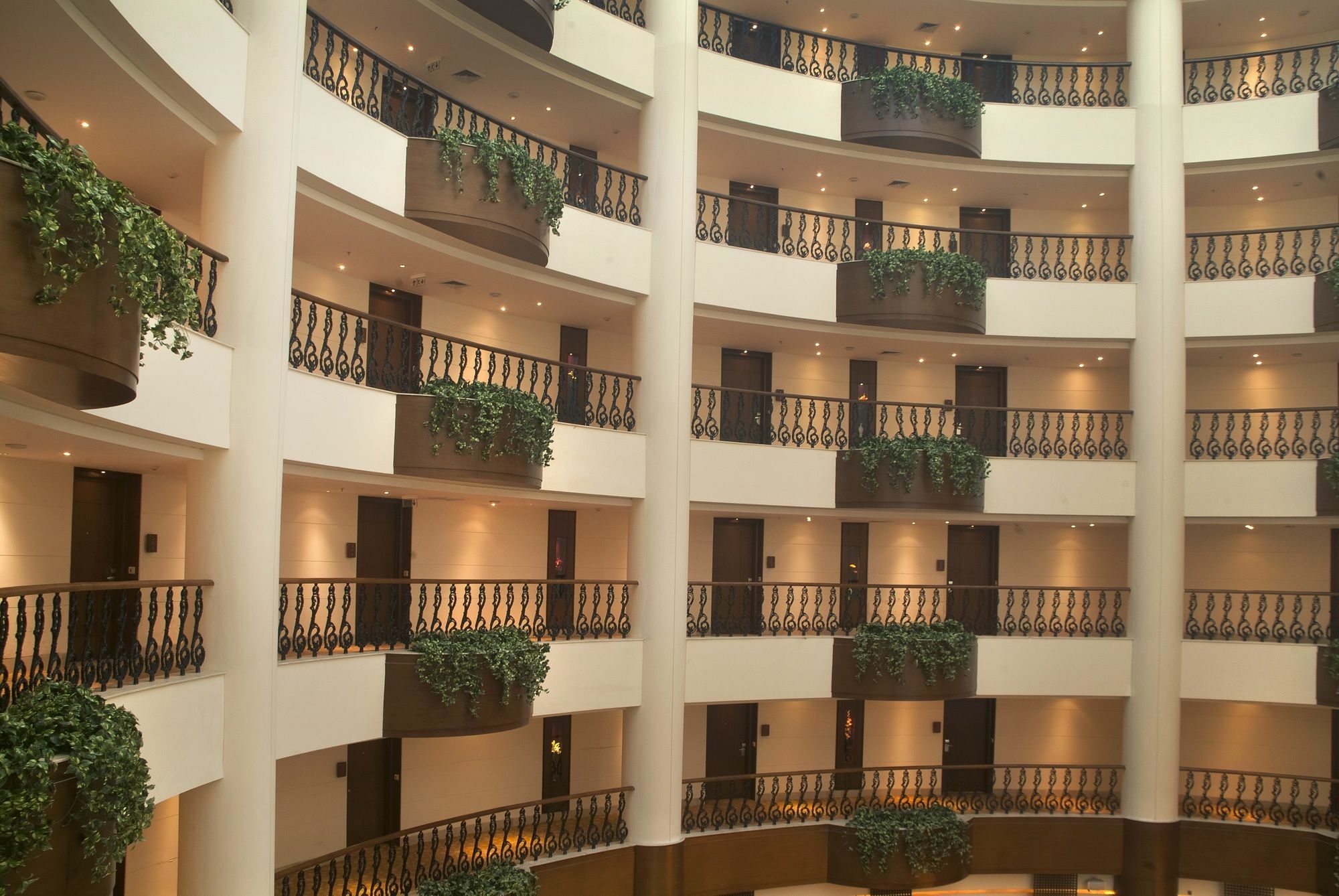 Savoy Suites Grander Noida Exterior foto