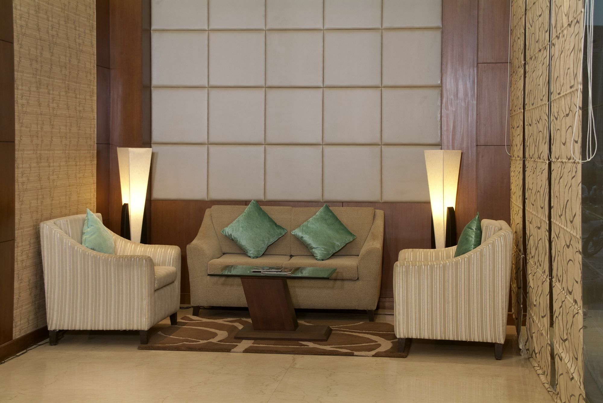 Savoy Suites Grander Noida Exterior foto