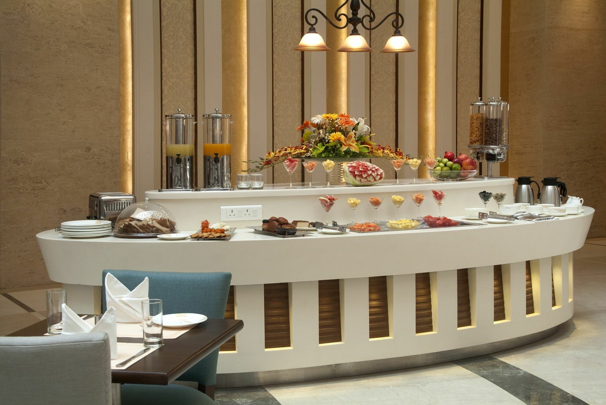 Savoy Suites Grander Noida Exterior foto